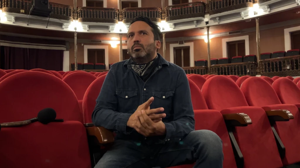 Ocean Rodríguez: El artista detrás de las Carrozas Reales de "La Perla"