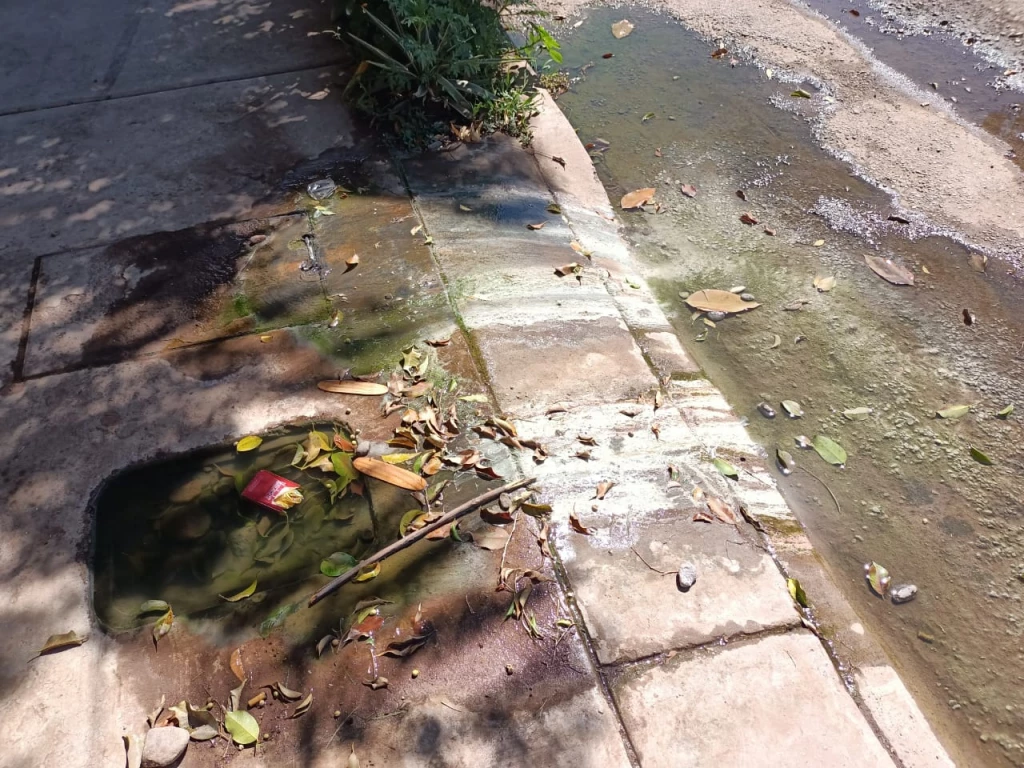Vecinos de la colonia Posada del Sol de Ciudad Obregón denuncian drenajes colapsados y falta de respuesta de las autoridades