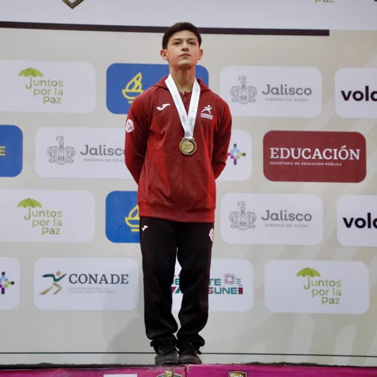 Participa alumno de Cobach Sonora en competencia internacional de gimnasia en Canadá