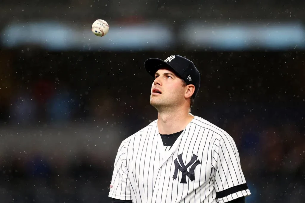 Tras firmar cláusula de rescisión Adam Ottavino regresa con Yankees