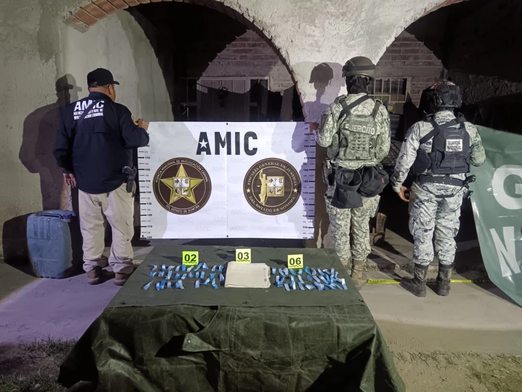 En cateos simultáneos en Santa Ana se aseguran vehículos blindados, droga y armas