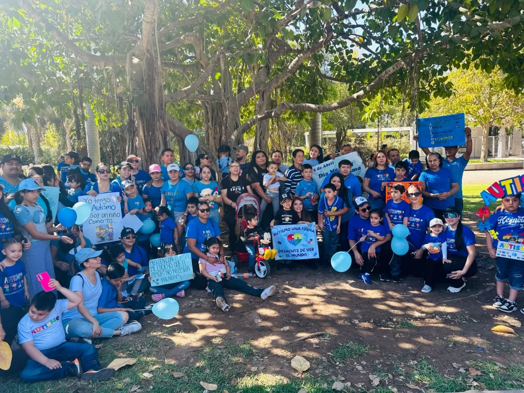 Marchan en Culiacán por el autismo