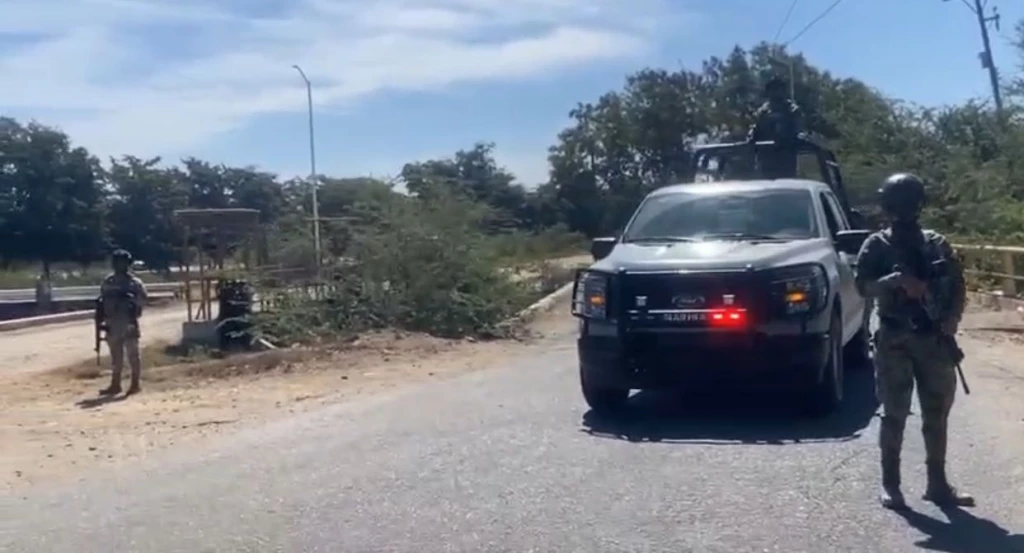 Reportan ponchallantas sobre la carretera que va a El Quemadito