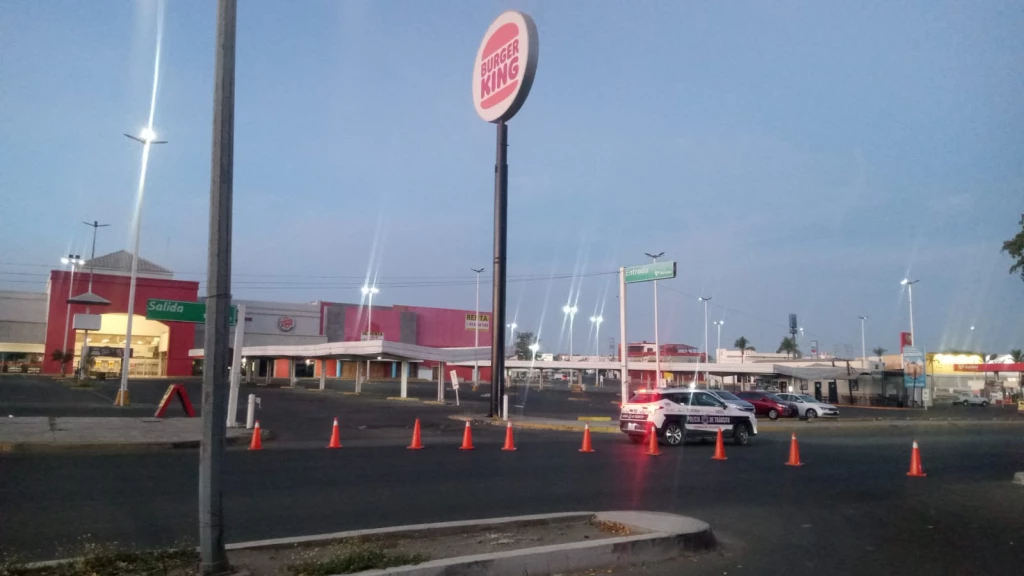 Cierran el boulevard Zapata en Culiacán por obras de JAPAC