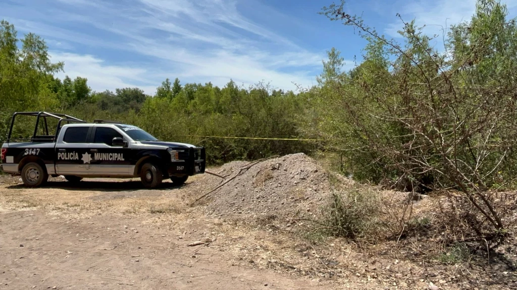 Encuentran dos cuerpos sin vida junto al río Culiacán, en zona rural de San Pedro