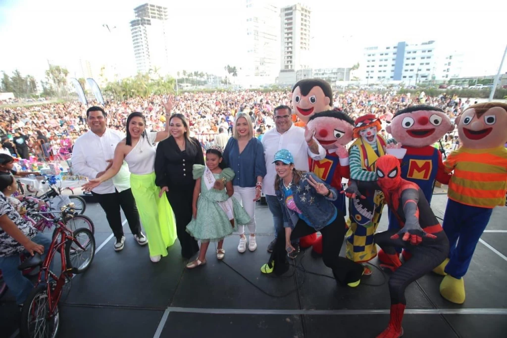 Celebran en Mazatlán el Día del Niño con gran evento en el Parque Central con una asistencia de más de 19 mil asistentes