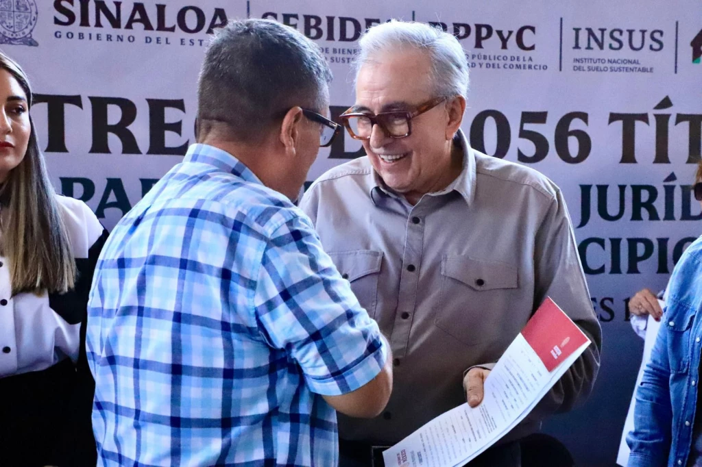 Más de 19 mil familias tienen certeza jurídica patrimonial tras entrega de títulos de propiedad por parte del Gobierno de Sinaloa
