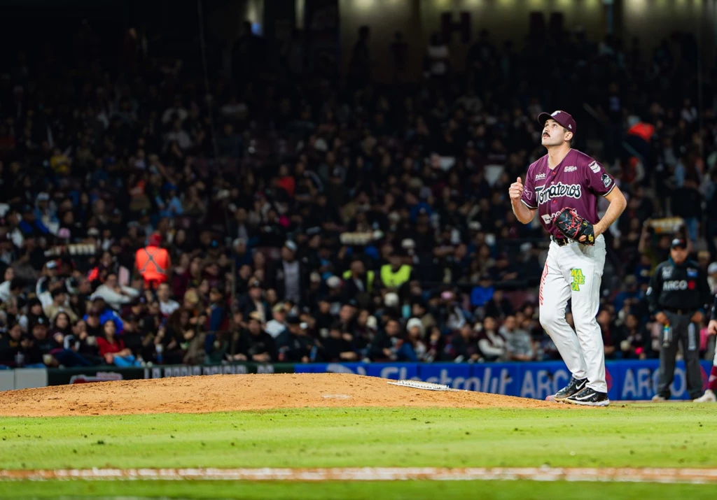 Stephen Nogosek es fichado por los Reales de Kansas City