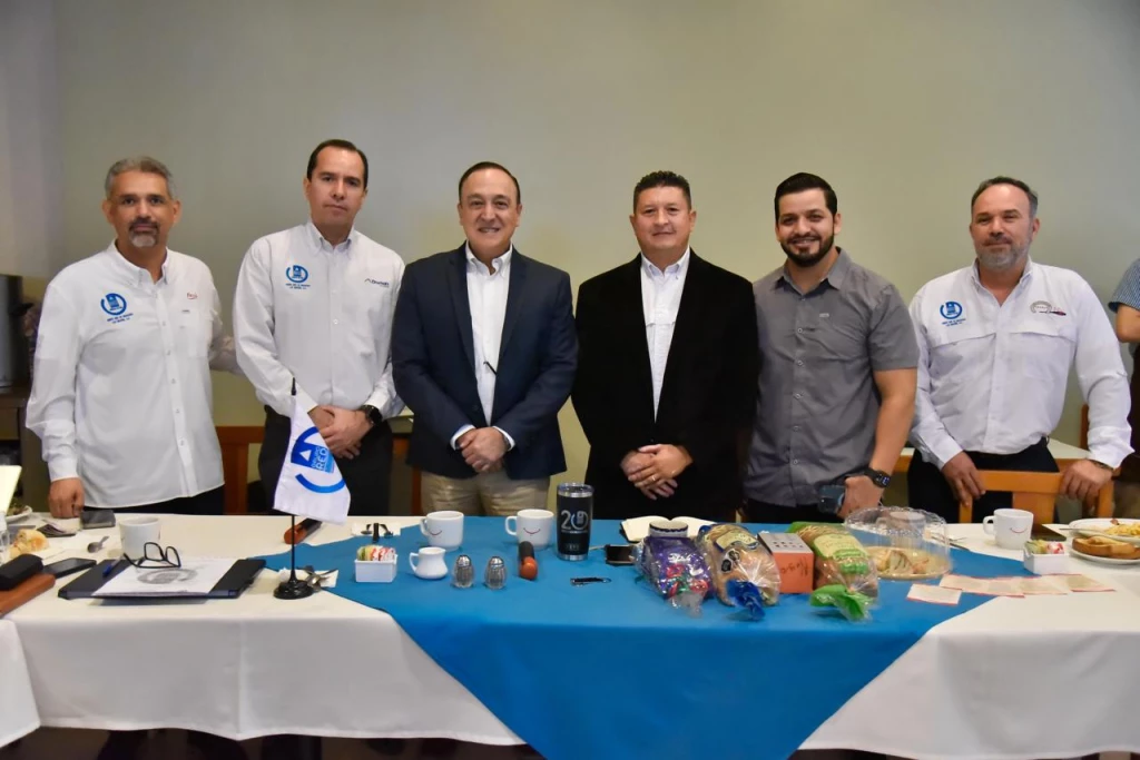 Se reúne Antonio Menéndez con empresarios del Grupo RED y acuerdan trabajar juntos