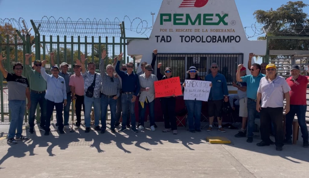 ¡Sin respuesta! Jubilados de Pemex reportan que siguen sin seguro hospitalario