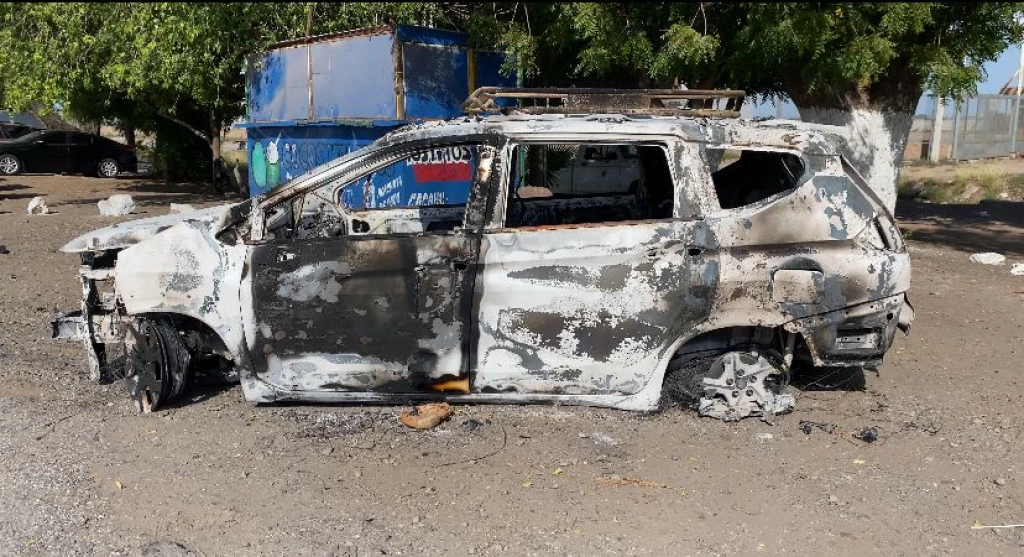  Violenta madrugada en Los Mochis: bloqueos y vehículos incendiados