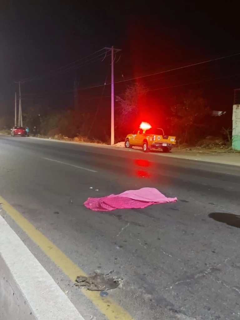 Motociclista muere arrollado por un vehículo que se dio a la fuga
