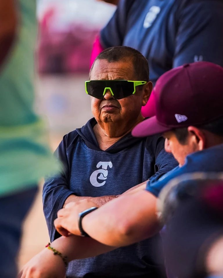 Falleció Tony Romero Valenzuela, legendario bat boy de los Tomateros de Culiacán