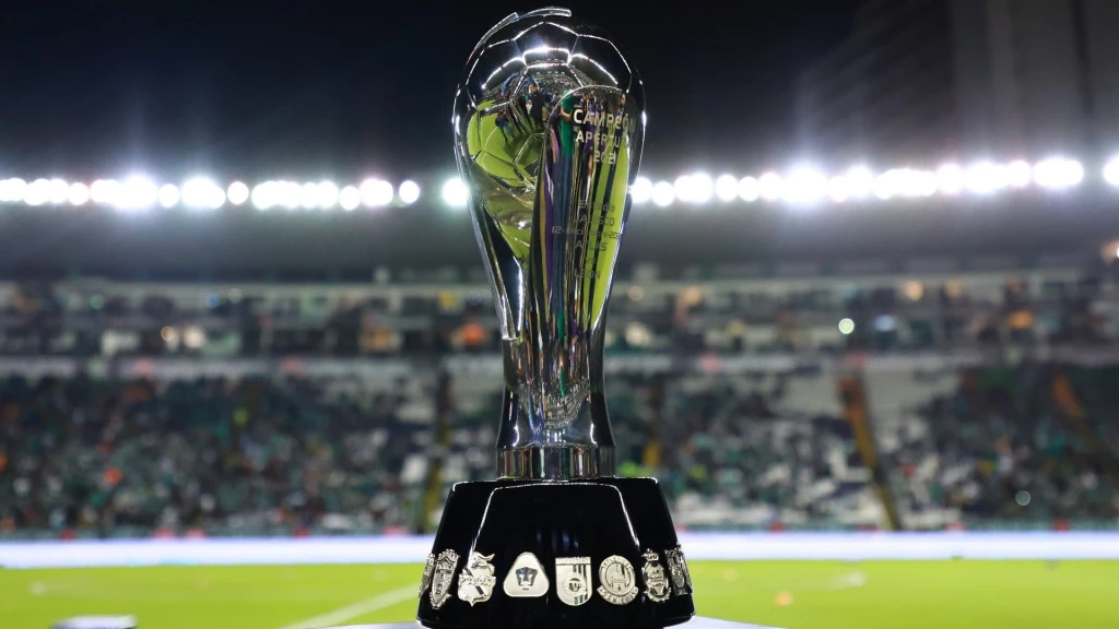 ¿Desde cuando un entrenador mexicano no gana un título de primera división en la Liga MX?