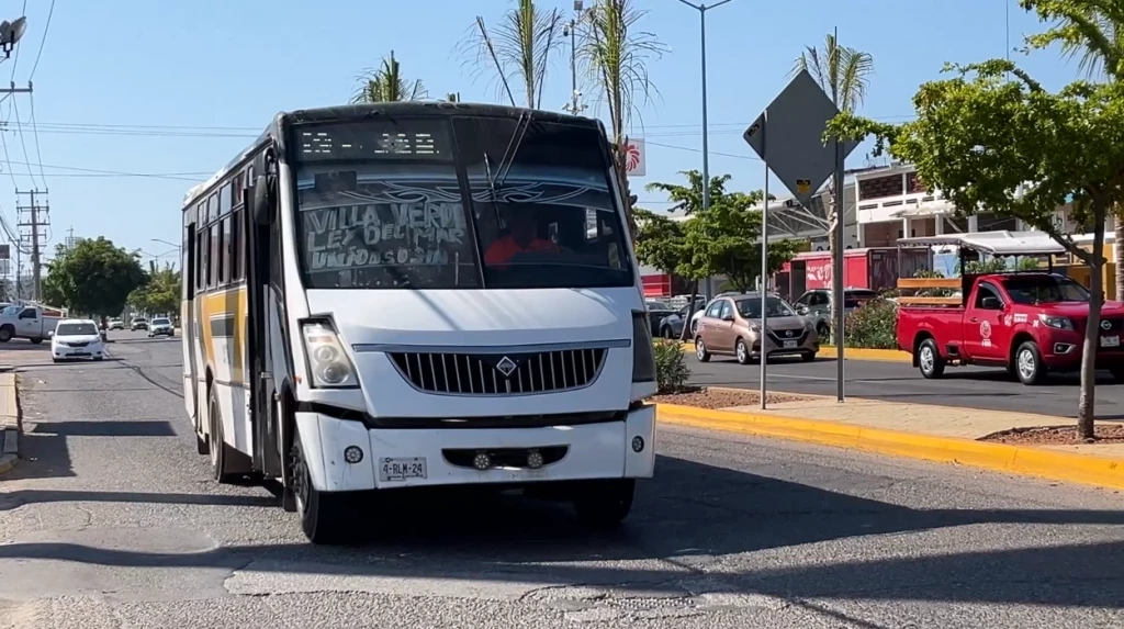 La Alianza de Camiones Urbanos en Mazatlán invita a mujeres a sumarse como choferes del transporte público