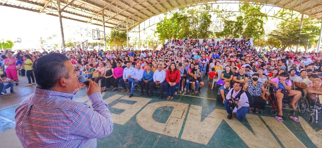 Navolato entrega 1,599 becas educativas y de inclusión con inversión superior a 1.6 millones de pesos