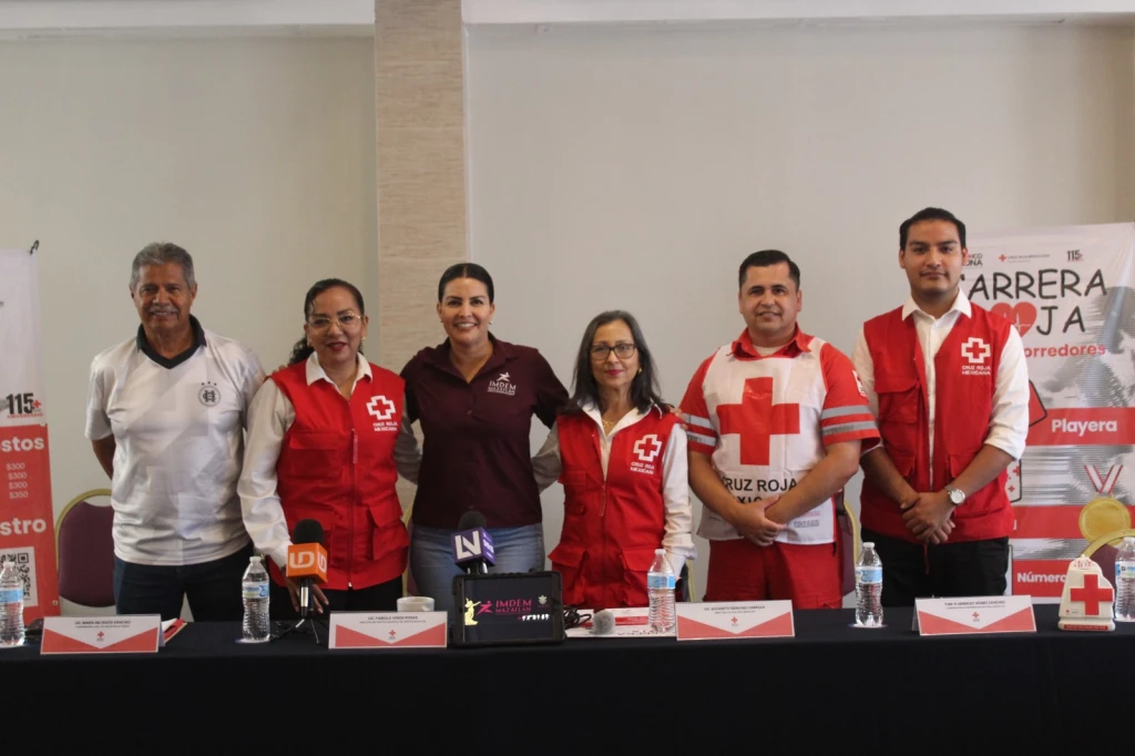 Salva vidas junto a Cruz Roja Mazatlán y participa en la Carrera Roja