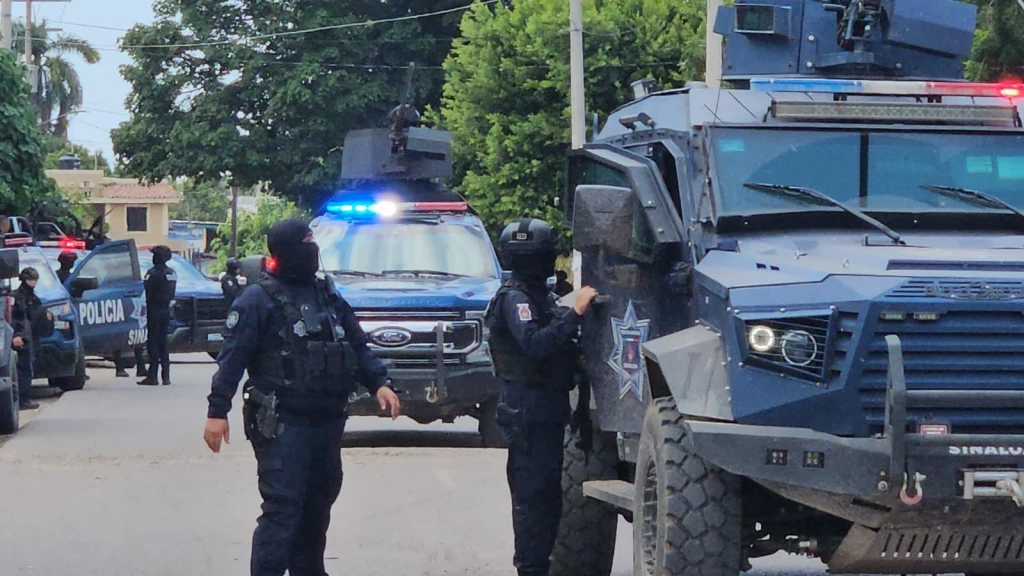 Privan de la libertad a padre de familia y sus hijos en Villas del Real, en Culiacán