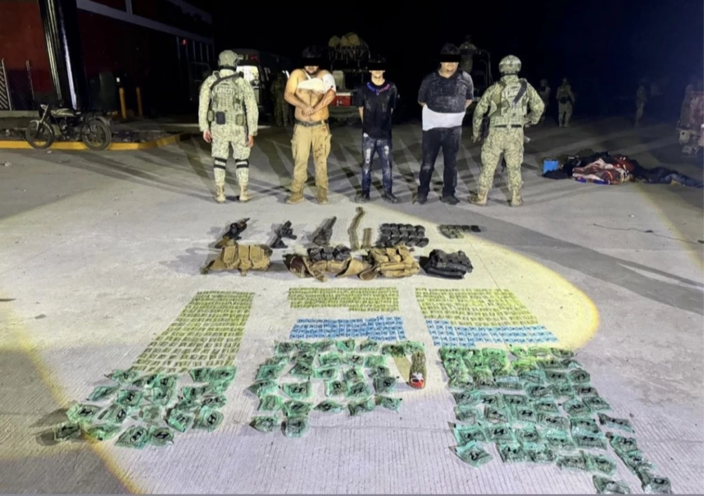 Detienen a 4 civiles armados en Villa Juárez, Navolato