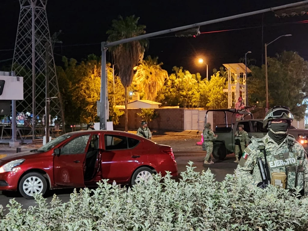 A balazos atacan a joven en Culiacán 