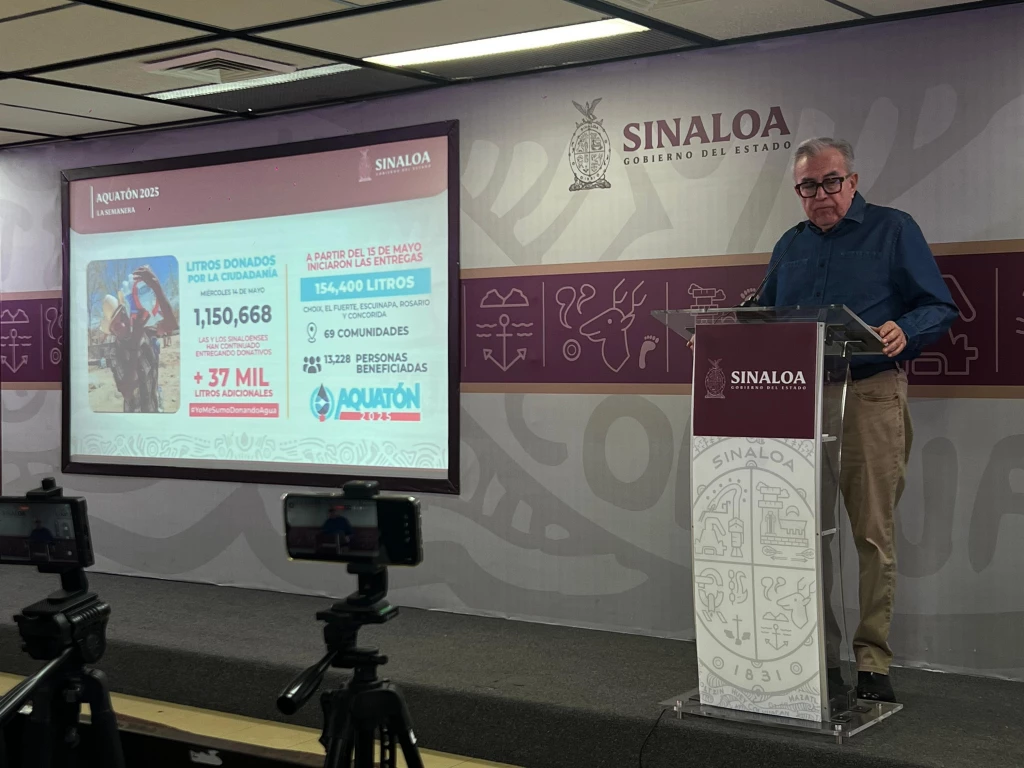 Distribuyen más de 154 mil litros de agua en Sinaloa