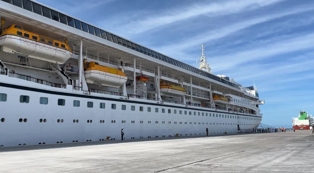 Topolobampo se engalana con la llegada del crucero Odyssey