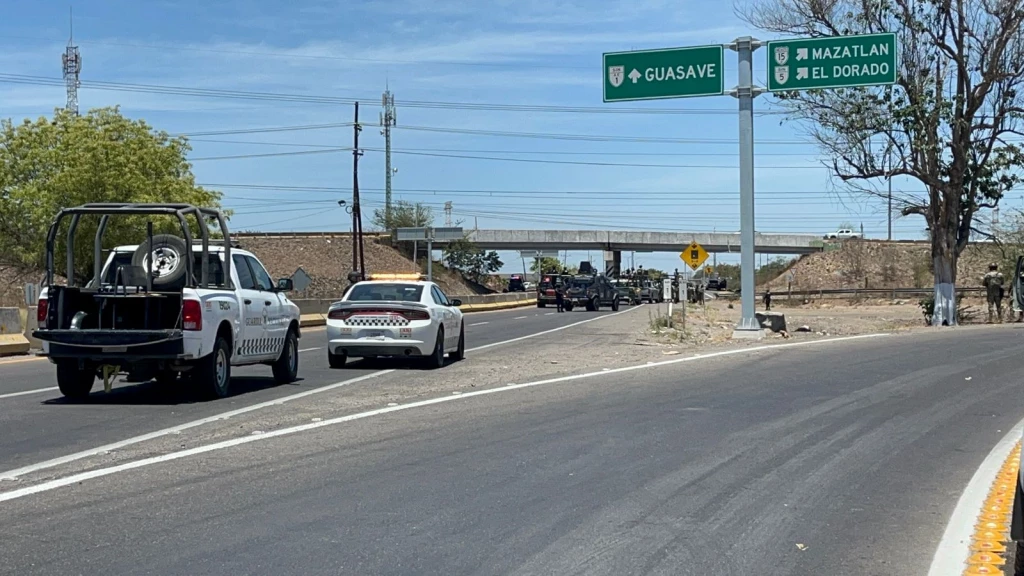 Persecución entre Marina y grupo armado deja tres detenidos al sur de Culiacán