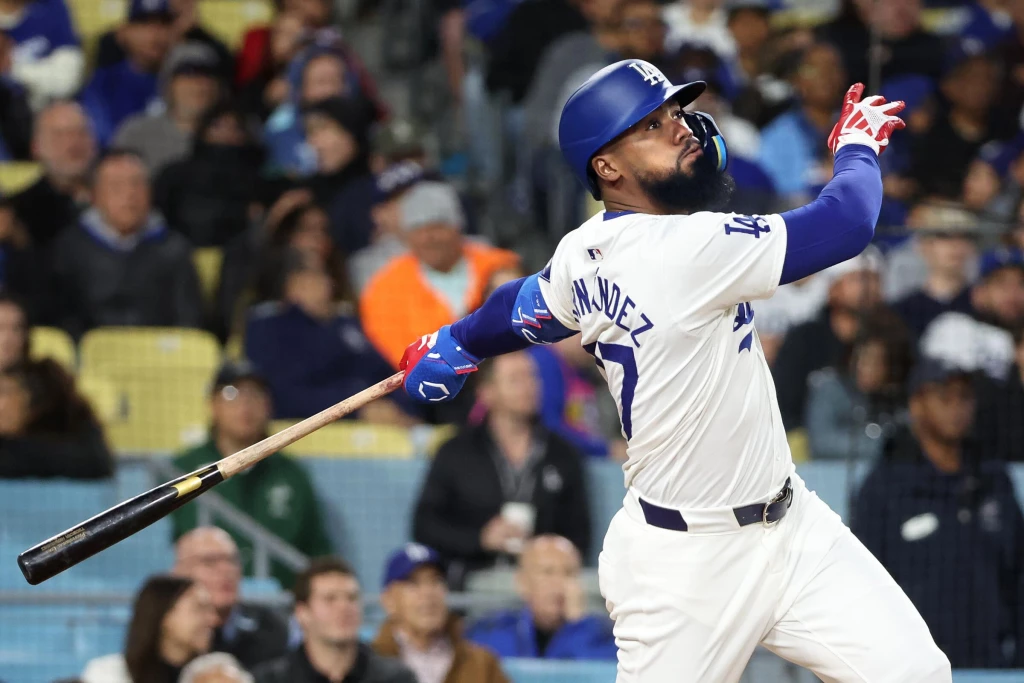 Teoscar Hernández activado tras rehabilitación y listo para reforzar el outfield angelino