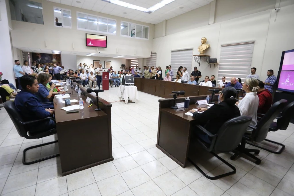 Exponen mazatlecos peticiones en Cabildo Abierto
