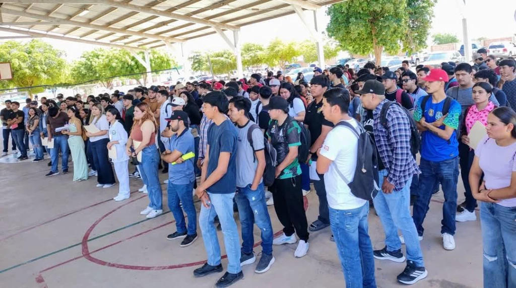 Entrega Gobierno de Sonora más de 500 becas al alumnado de la UTEtchojoa