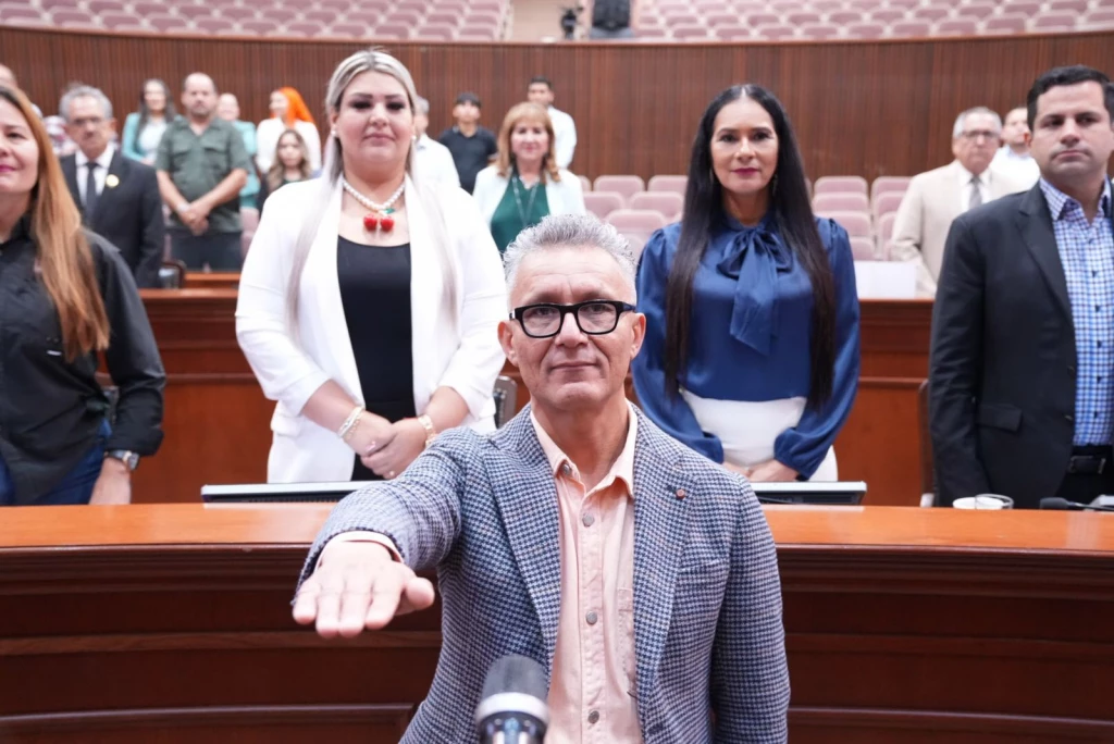 Juan Carlos Beltrán Meza es nombrado nuevo Director Jurídico del Congreso de Sinaloa