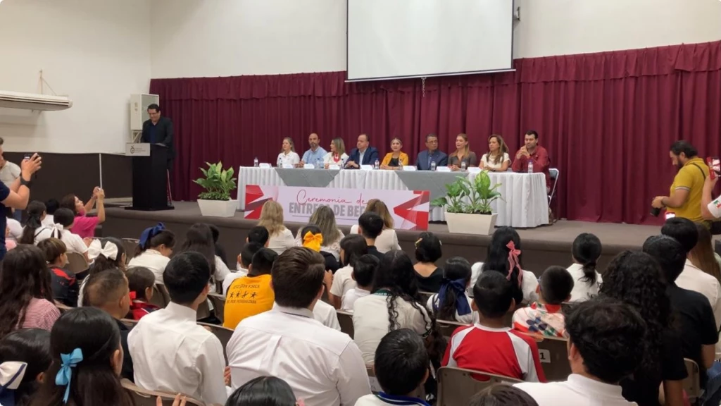 ¡Entérate! 199 niños y jóvenes del municipio de Ahome reciben beca de Patronato ProEducación de Ahome