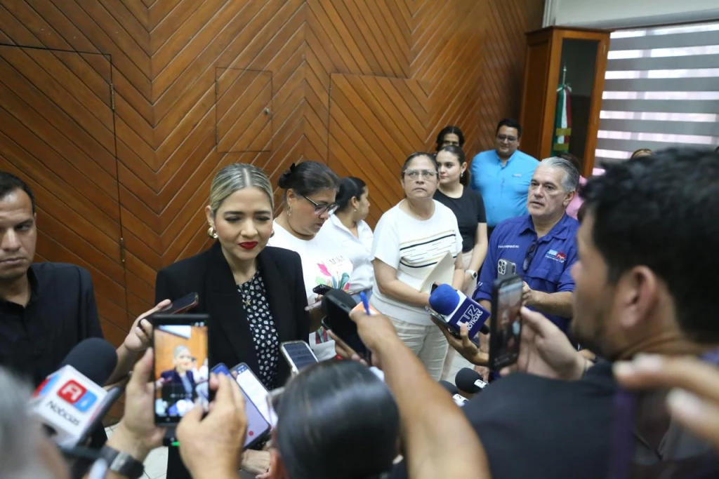 Llama Estrella Palacios a funcionarios municipales a cumplir la ley en elección de jueces y magistrados