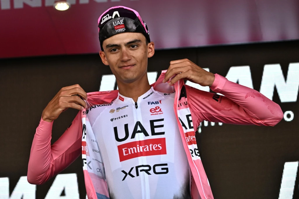 Isaac del Toro se mantiene como lider del Giro despues de 18 etapas