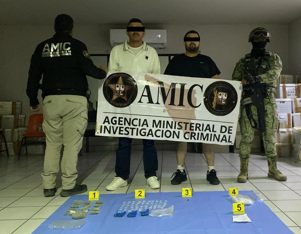 FGJES captura a dos sujetos en cateo positivo en Sonoyta; asegura droga y cartuchos