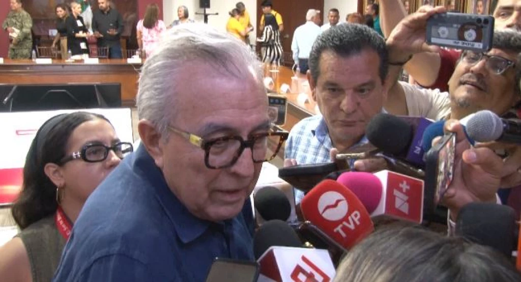 Descarta Rocha Moya patrullas clonadas en detención de policías