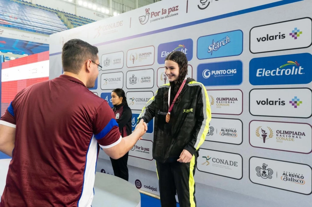 La nadadora de Ahome Paloma Luna es Plata en la Olimpiada Nacional