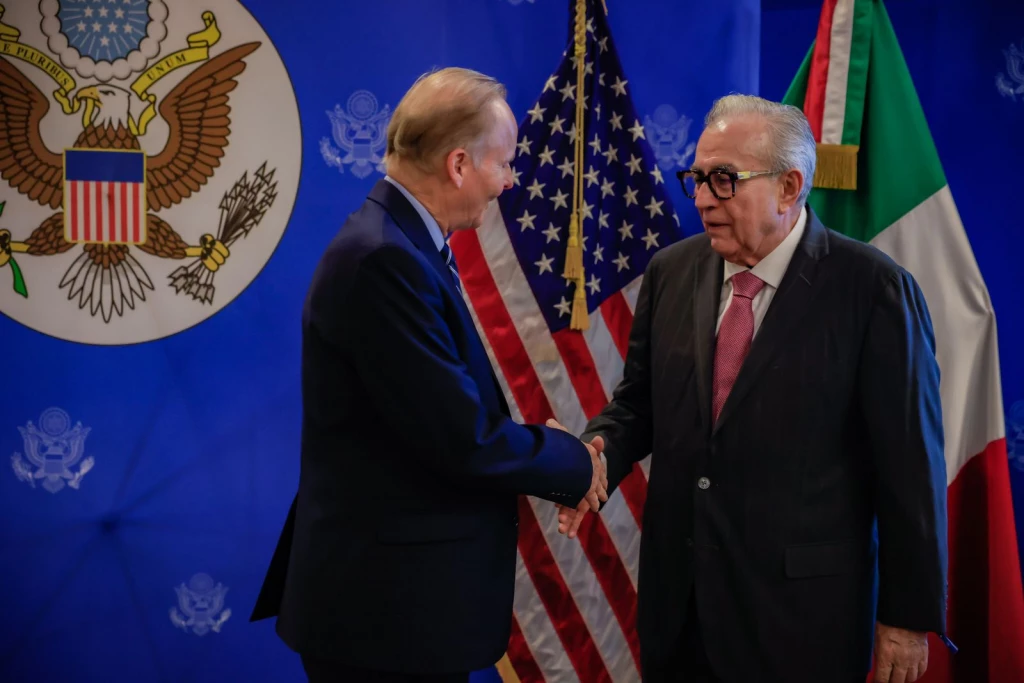 A invitación del consulado, asiste Gobernador Rocha a evento por el 249 aniversario de la independencia de EUA en Hermosillo