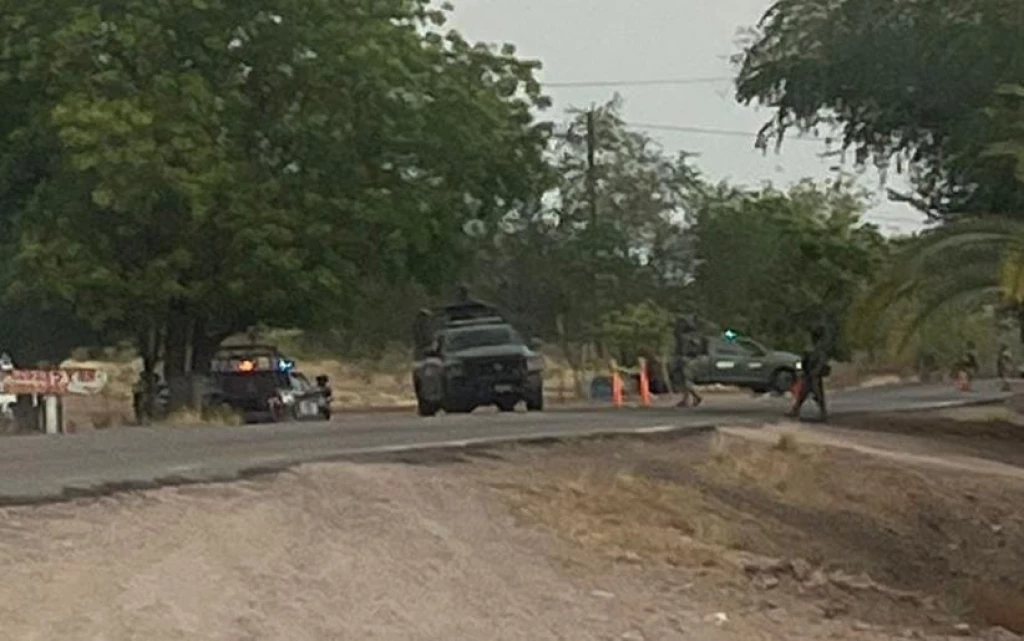 Hallan a hombre asesinado con huellas de tortura y arrastrado en carretera de Mocorito