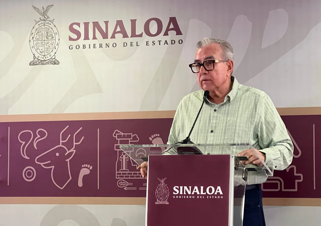 Atiende Rocha Moya a desplazados de sur de Sinaloa