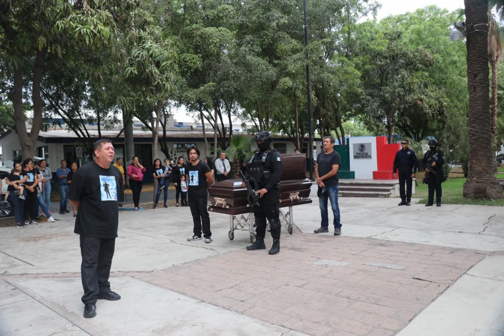 Despiden con honores a Jorge Humberto, policía municipal fallecido en Culiacán
