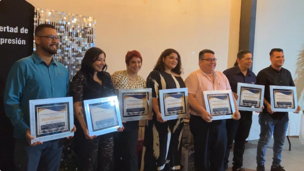Comunidad Periodística del Norte de Sinaloa condecora periodistas y comunicadores