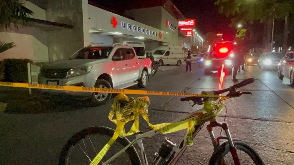 Llegan dos hombres severamente golpeados a Cruz Roja Culiacán; uno llegó sin signos vitales 