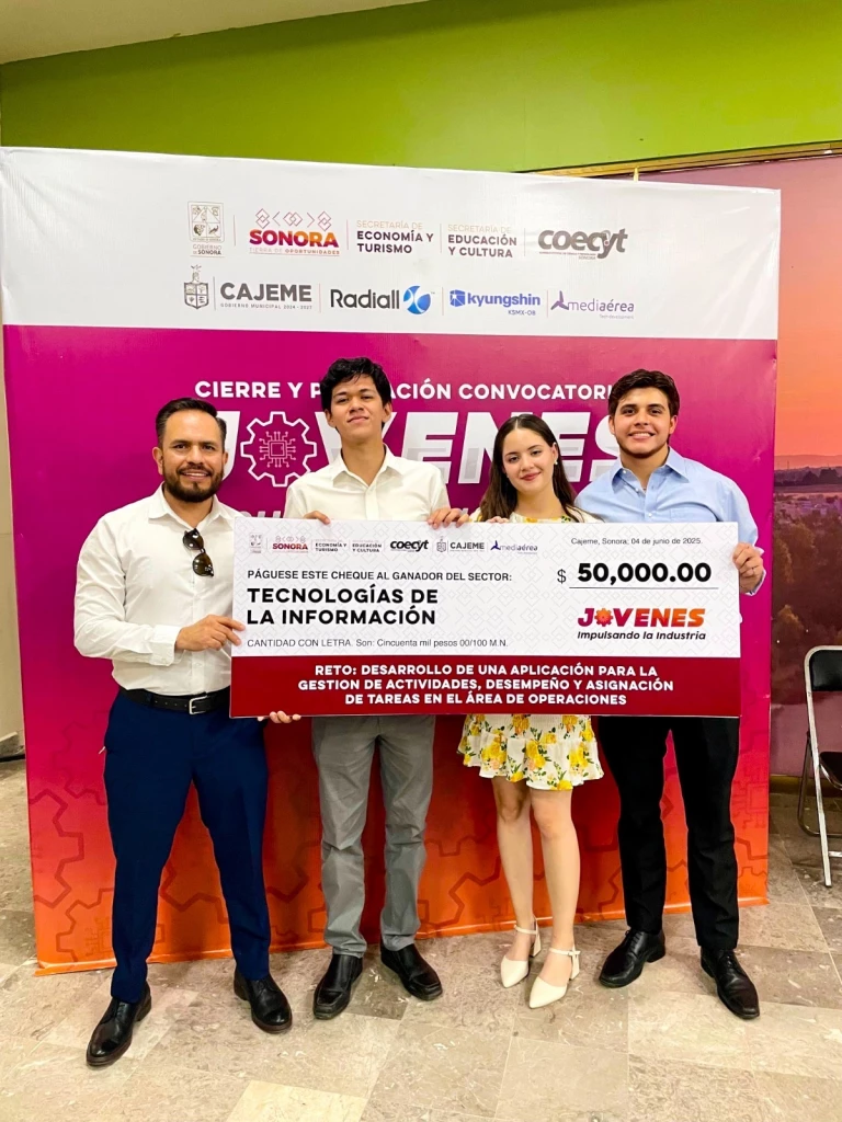 Estudiantes ganan premio Jóvenes impulsando la industria 2025