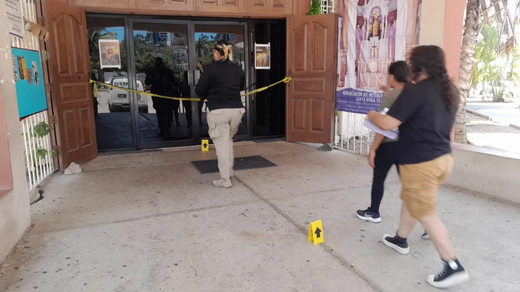 Abandonan feto humano dentro de un frasco de vidrio en Iglesia de Mazatlán