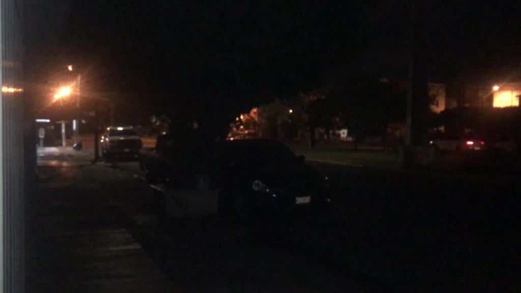 A pesar de que fueron pocas las precipitaciones en Mazatlán, siete transformadores tronaron y varias colonias se quedaron sin luz