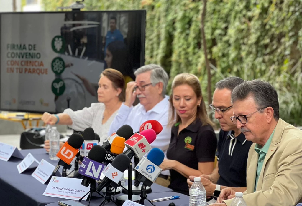 Firman convenio CONFÍE, Parques Alegres y Centro de Ciencias de Sinaloa