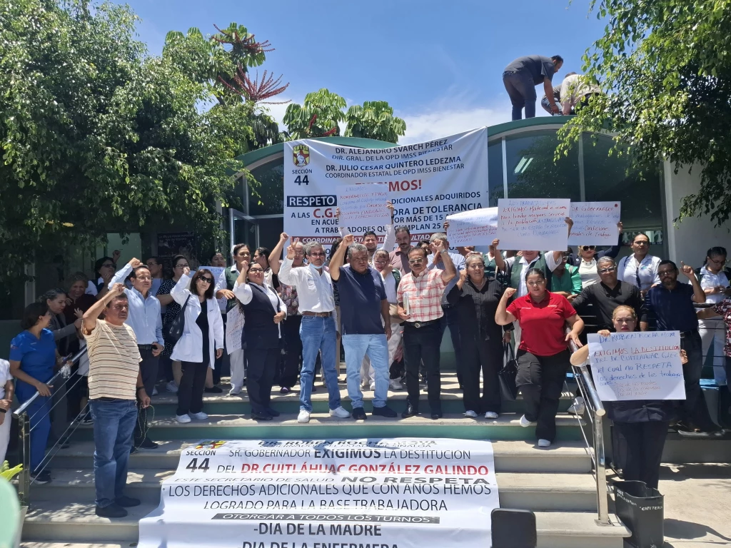 Personal de Salud en Mazatlán se une a la manifestación estatal contra IMSS-Bienestar