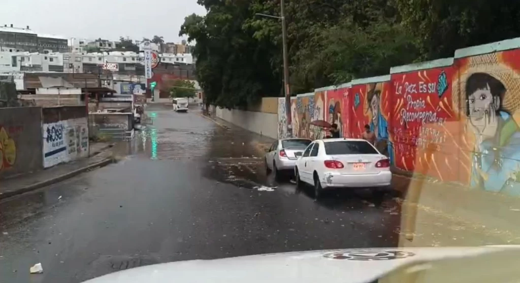 Mantienen supervisión de apagones por lluvias en Sinaloa