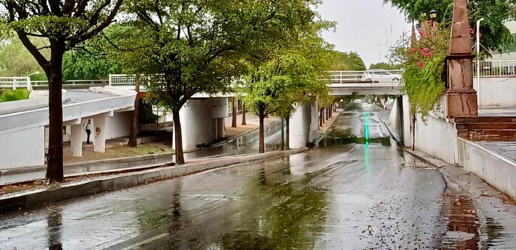 Lluvias registradas en Culiacán dejan encharcamientos y problemas de luz